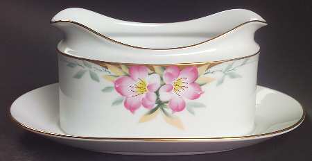 Azalea Gravy Boat with Attached Underplate