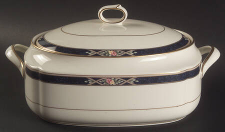 Azure Garden Oval Covered Vegetable