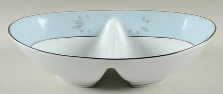 Balboa 10" Oval Divided Vegetable Bowl