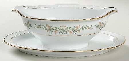 Barcelona Gravy Boat with Attached Underplate
