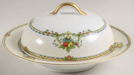 Barcelona Round Covered Butter with Strainer