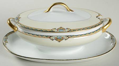 Baroda Gravy Boat w/Attached Underplate & Lid