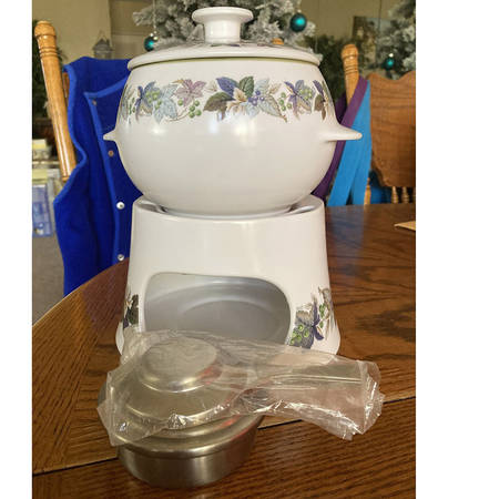 Barossa Fondue Pot with Lid, Stand and Burner