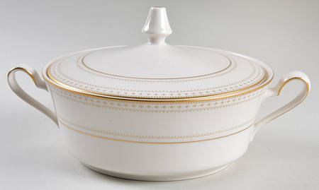 Barrington Round Covered Vegetable