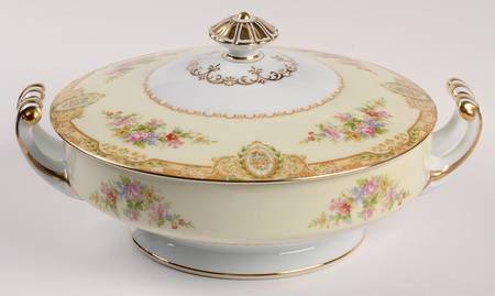 Barrick Round Covered Vegetable