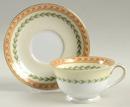 Bassano Footed Cup & Saucer Set