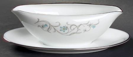 Beaumont Gravy Boat with Attached Underplate