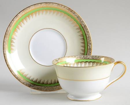 Beatrice Footed Cup & Saucer Set