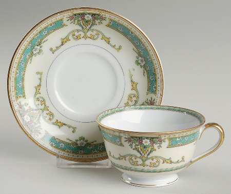 Beauvais Footed Cup & Saucer Set