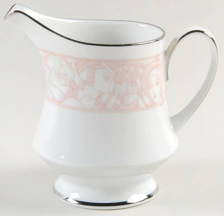 Belle Femmes Creamer