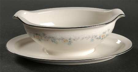 Behold Gravy Boat with Attached Underplate
