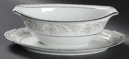 Belmont Gravy Boat with Attached Underplate