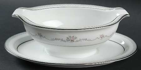 Belfort Gravy Boat with Attached Underplate