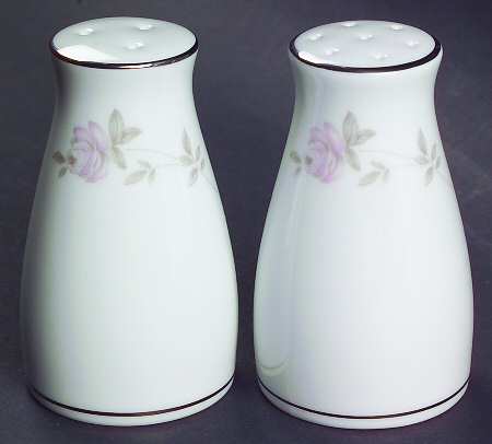 Bellemead Salt & Pepper Set