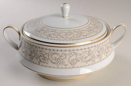 Bella Round Covered Vegetable