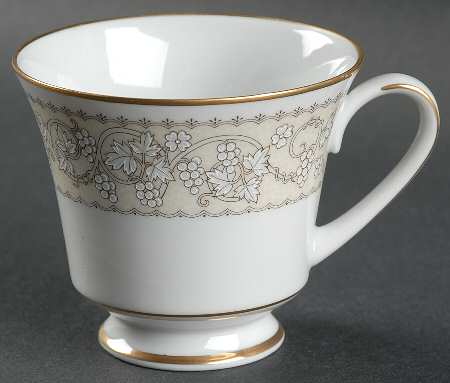 Bella Footed Cup