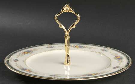 Bellcrest Round Serving Plate with Handle (DP)