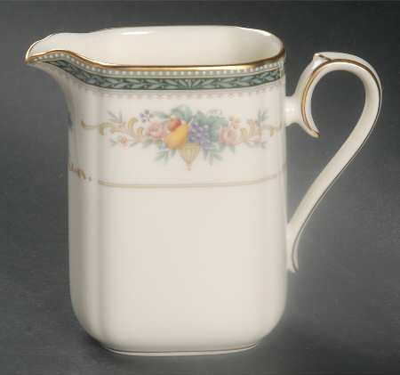 Bellcrest Creamer