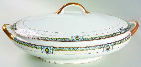 Bellefonte Oval Covered Vegetable