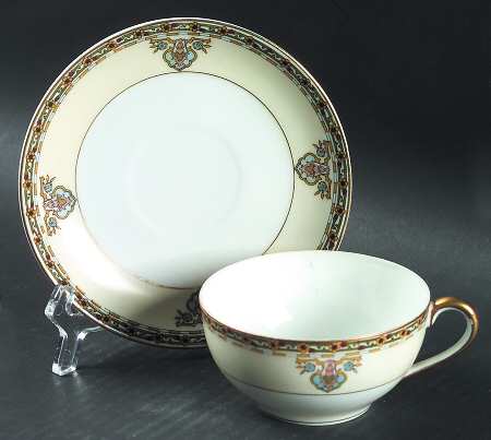Belleclaire Flat Cup & Saucer Set