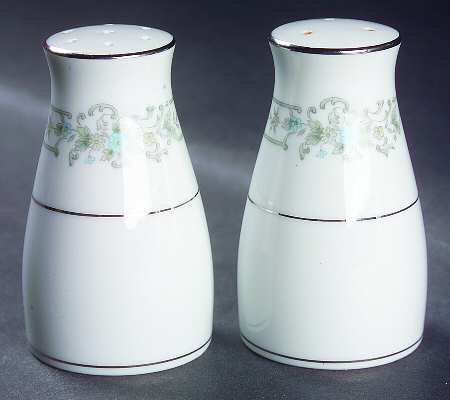 Bellfleur Salt & Pepper Set