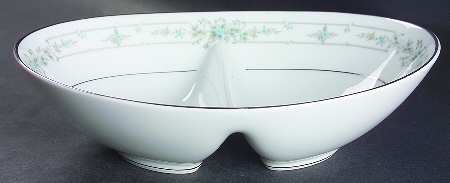 Bellfleur 10" Oval Divided Vegetable Bowl