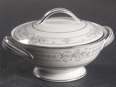 Bellfleur Sugar Bowl & Lid