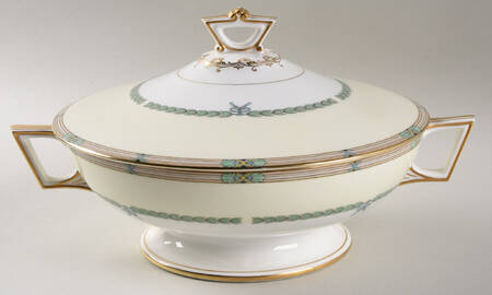 Belvidere Round Covered Vegetable