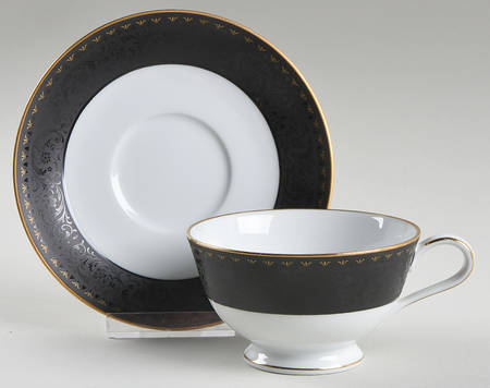 Benedicta Footed Cup & Saucer Set