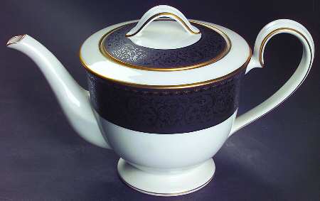 Benedicta Teapot & Lid