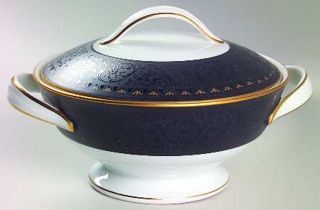 Benedicta Sugar Bowl & Lid