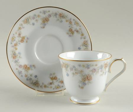Benita Footed Cup & Saucer Set