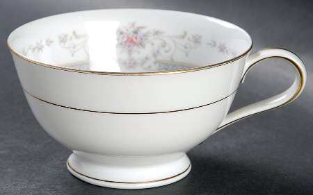 Benton Footed Cup