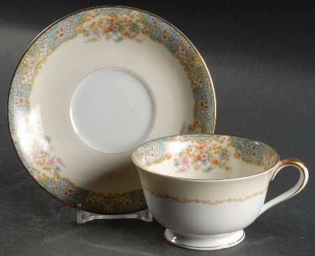 Berenda Footed Cup & Saucer Set