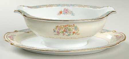 Berenda Gravy Boat with Attached Underplate