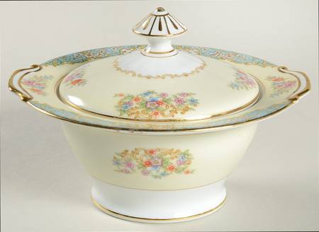 Berenda Sugar Bowl & Lid