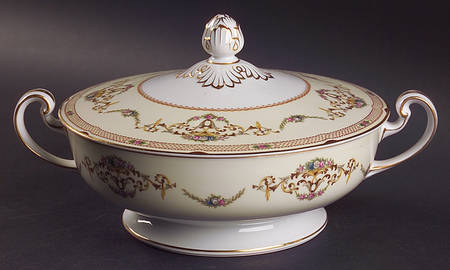 Berwick Round Covered Vegetable
