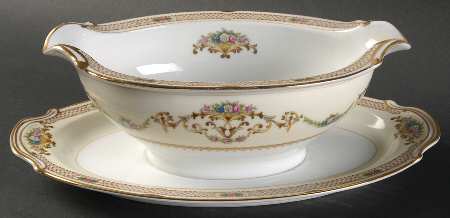 Berwick Gravy Boat with Attached Underplate