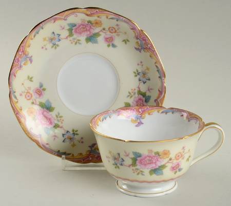 Berwick Footed Cup & Saucer Set