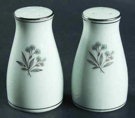 Bessie Salt & Pepper Set