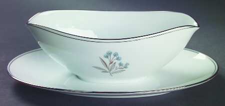 Bessie Gravy Boat with Attached Underplate