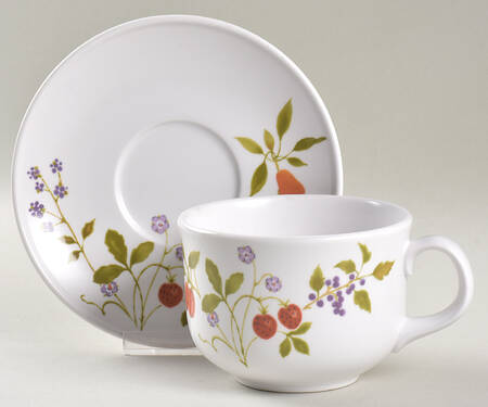 Berries 'n Such Oversized Cup & Saucer Set