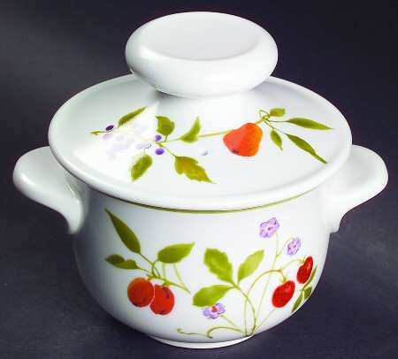 Berries 'n Such Individual Casserole & Lid