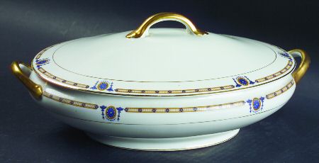 Beverly  Oval Covered Vegetable