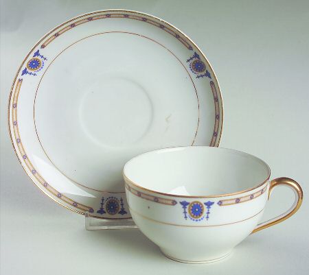 Beverly  Oversized Cup & Saucer Set