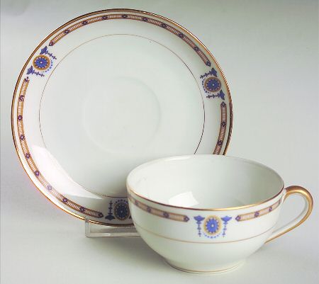 Beverly  Flat Cup & Saucer Set