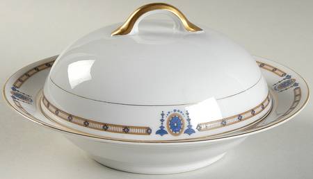 Beverly  Round Covered Butter