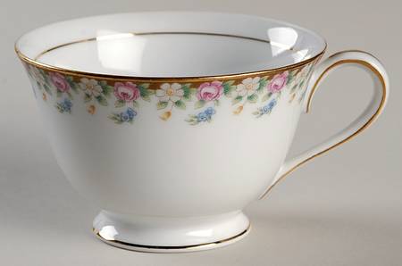 Beverly Footed Cup