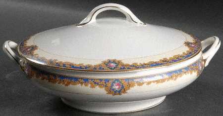 Beverly Round Covered Vegetable