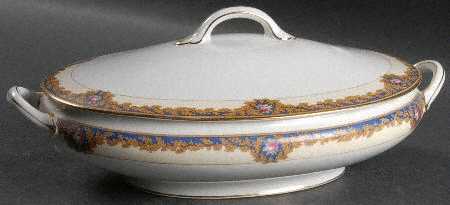 Beverly Oval Covered Vegetable